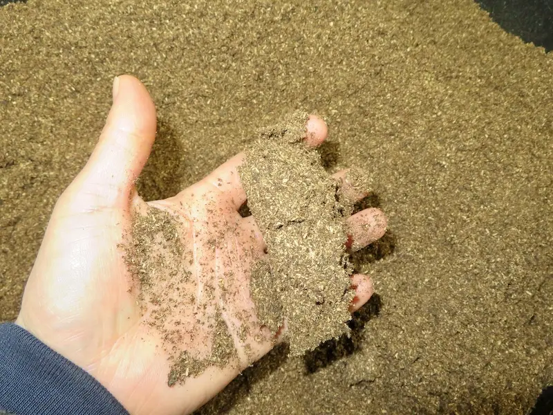 リニューアルした無添加プレミアム幼虫用マット